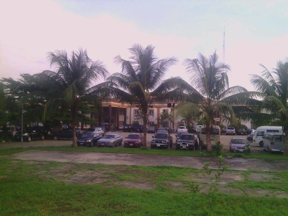 Tiffany Hotel And Towers Imogwu-Agwa المظهر الخارجي الصورة
